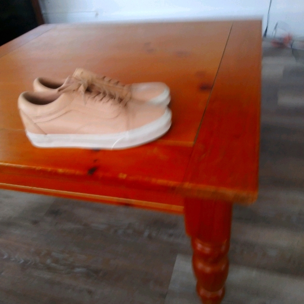 1 pair of women Vans sneakers